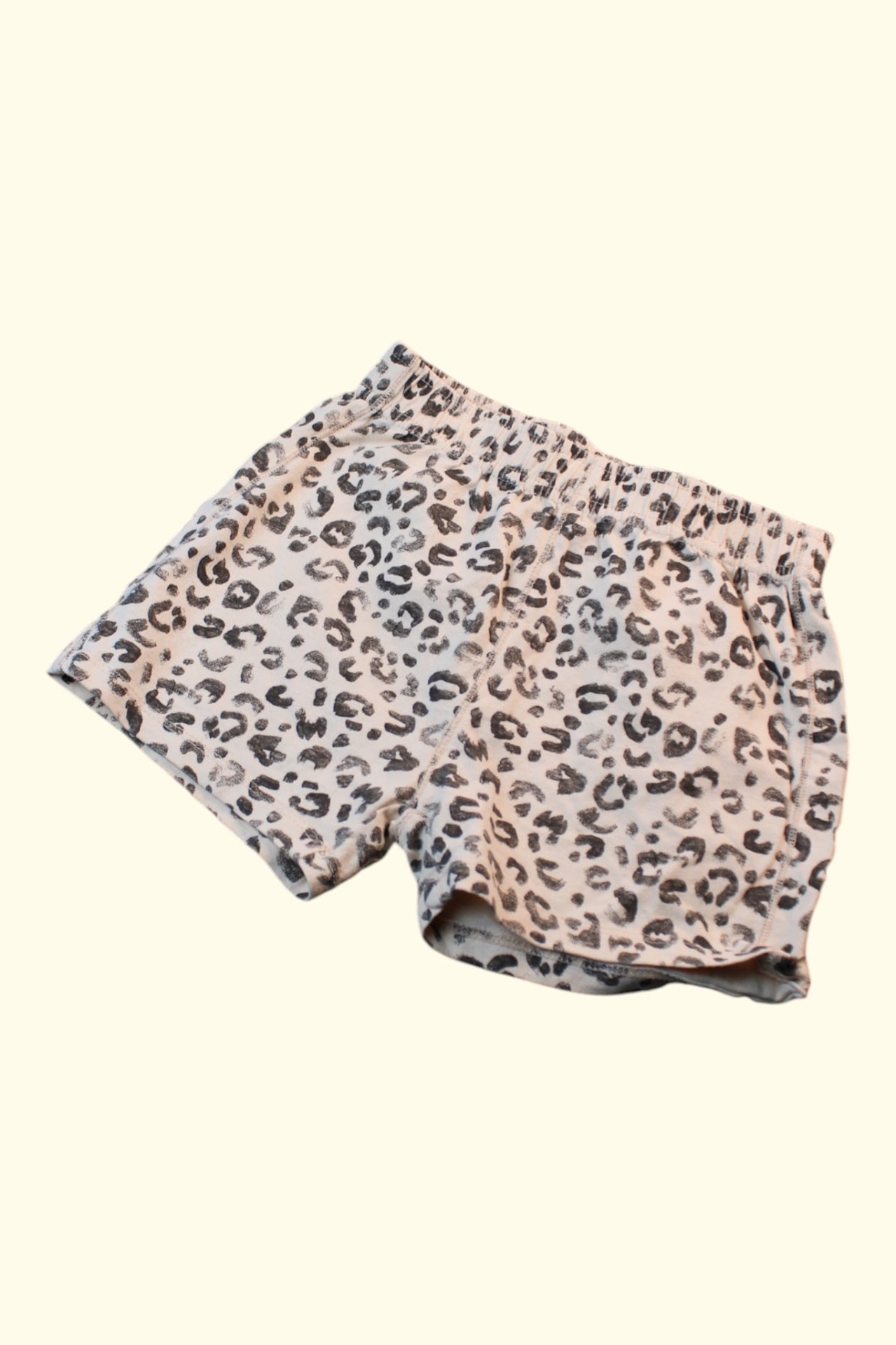 Zara Shorts 92/98 Beige mit schwarzen Leopardenmuster
