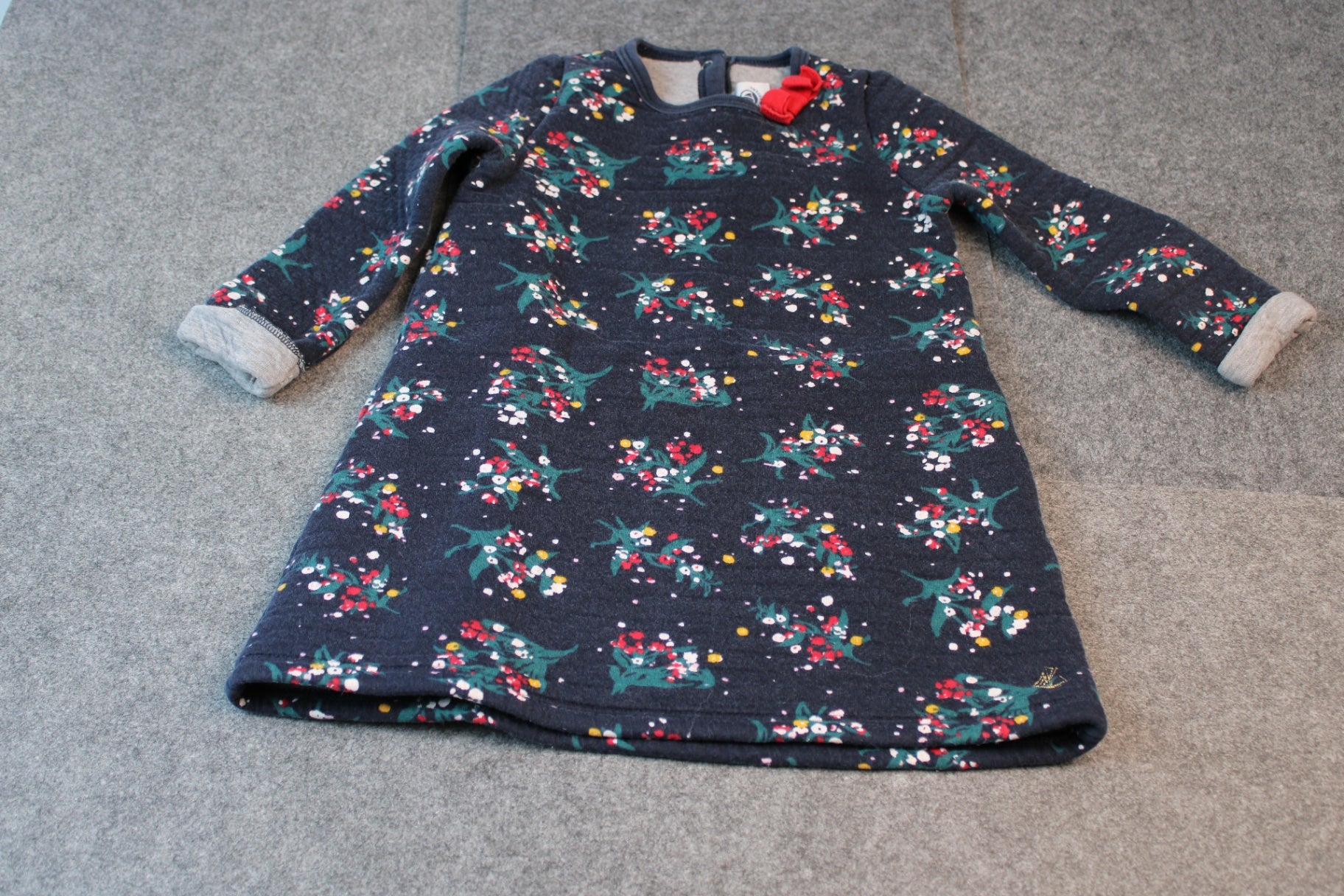 Petit Bateau Kleid 86 Dunkelblau mit buntem Blumenmuster