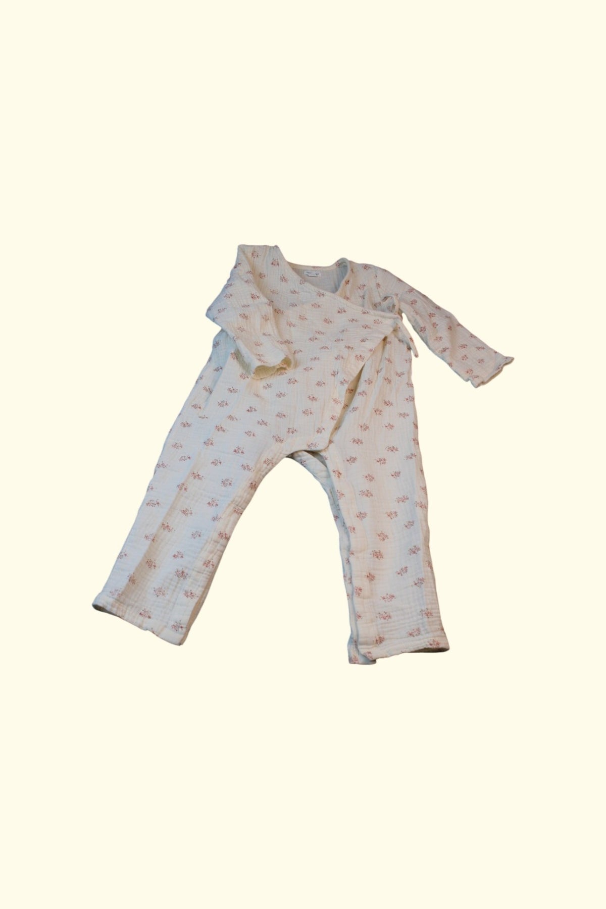 Overall 92 Elfenbein mit roten Mustern