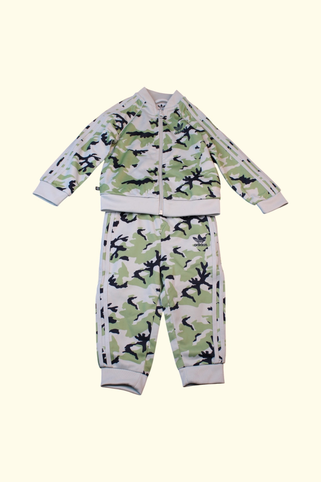 adidas 2er Kidkiddo Set 80 Camouflage-Muster in Grün, Schwarz, Creme